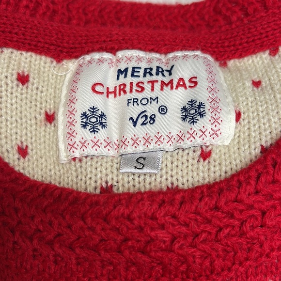 V28 Merry Christmas Sweater with Reindeer Size Small - Picture 9 of 9